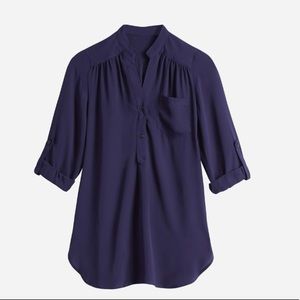 Flattering lightweight navy blouse, M, EUC.